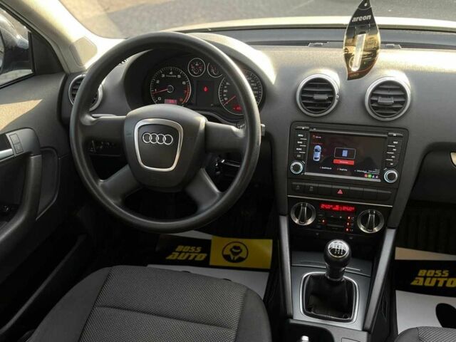 Серый Ауди А3, объемом двигателя 1.4 л и пробегом 219 тыс. км за 8800 $, фото 15 на Automoto.ua