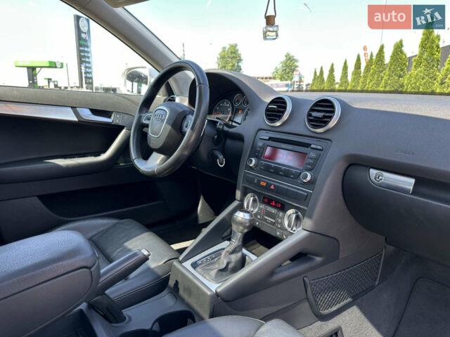 Серый Ауди А3, объемом двигателя 2 л и пробегом 125 тыс. км за 8900 $, фото 2 на Automoto.ua