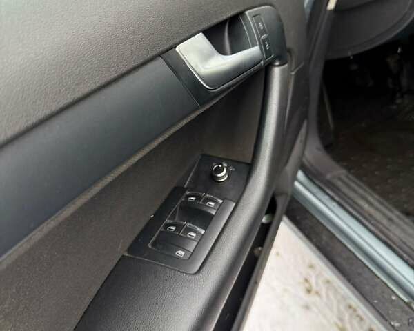 Серый Ауди А3, объемом двигателя 1.97 л и пробегом 320 тыс. км за 10900 $, фото 6 на Automoto.ua