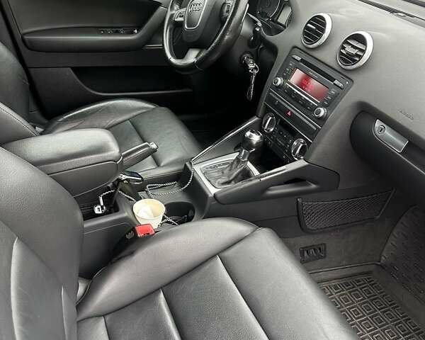 Серый Ауди А3, объемом двигателя 1.97 л и пробегом 275 тыс. км за 9500 $, фото 10 на Automoto.ua