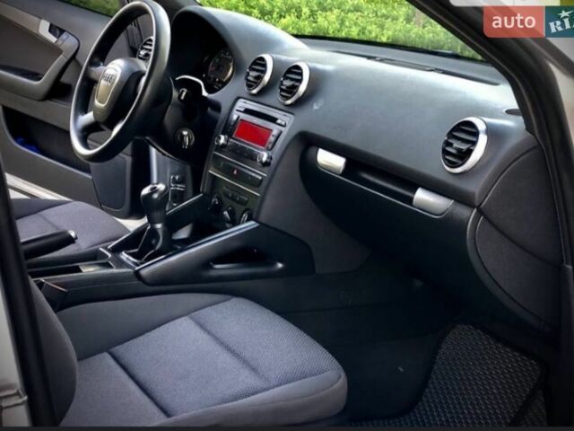 Сірий Ауді А3, об'ємом двигуна 1.8 л та пробігом 280 тис. км за 7000 $, фото 5 на Automoto.ua