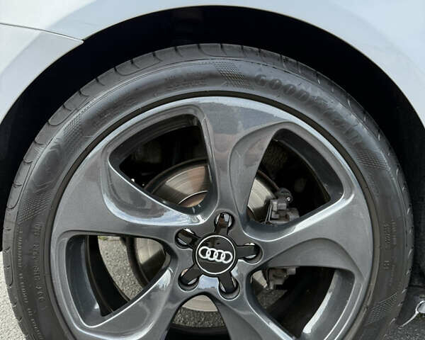 Серый Ауди А3, объемом двигателя 2 л и пробегом 195 тыс. км за 13600 $, фото 4 на Automoto.ua