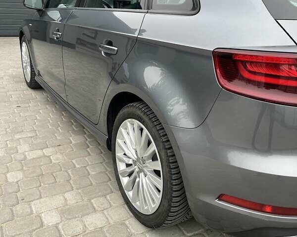 Серый Ауди А3, объемом двигателя 0 л и пробегом 117 тыс. км за 15300 $, фото 1 на Automoto.ua