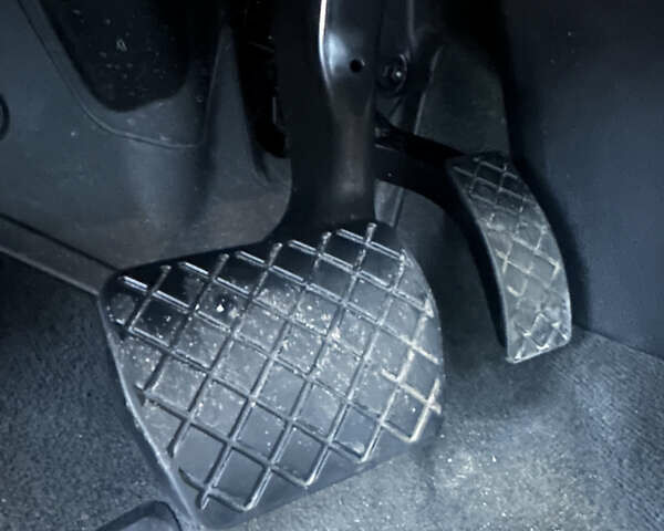 Серый Ауди А3, объемом двигателя 1.6 л и пробегом 95 тыс. км за 15000 $, фото 15 на Automoto.ua