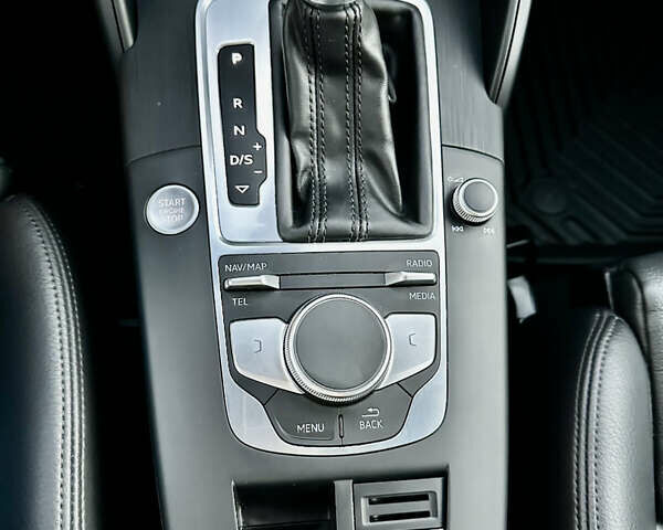 Ауді А3 2017 у Красилове на Automoto.ua Сірий Ауді А3, об'ємом двигуна 1.6 л та пробігом 138 тис. км за 17250 $, фото 24 на Automoto.ua