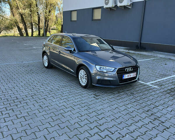 Ауді А3 2017 у Красилове на Automoto.ua Сірий Ауді А3, об'ємом двигуна 1.6 л та пробігом 138 тис. км за 17250 $, фото 9 на Automoto.ua