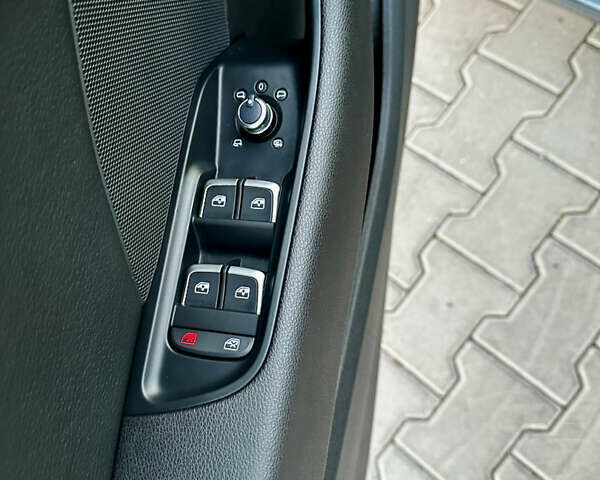 Ауді А3 2017 у Красилове на Automoto.ua Сірий Ауді А3, об'ємом двигуна 1.6 л та пробігом 138 тис. км за 17250 $, фото 37 на Automoto.ua