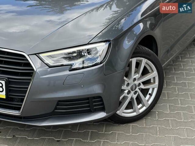 Серый Ауди А3, объемом двигателя 1.6 л и пробегом 175 тыс. км за 18450 $, фото 1 на Automoto.ua