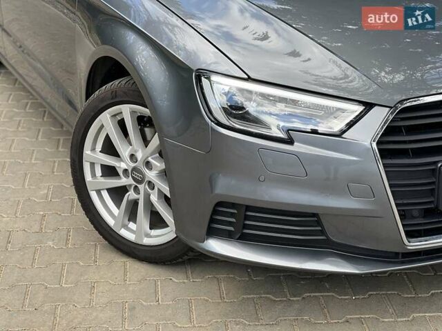 Серый Ауди А3, объемом двигателя 1.6 л и пробегом 175 тыс. км за 18450 $, фото 4 на Automoto.ua