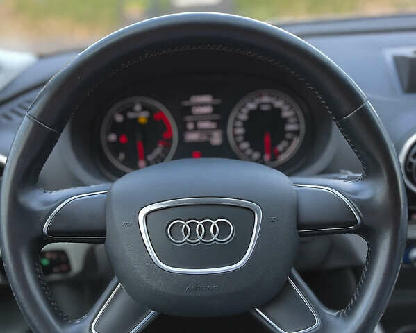 Серый Ауди А3, объемом двигателя 1.6 л и пробегом 138 тыс. км за 12999 $, фото 8 на Automoto.ua