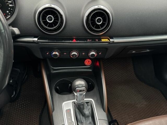 Сірий Ауді А3, об'ємом двигуна 1.8 л та пробігом 250 тис. км за 13500 $, фото 22 на Automoto.ua