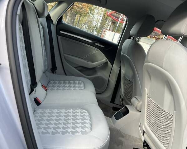 Серый Ауди А3, объемом двигателя 1.6 л и пробегом 138 тыс. км за 12999 $, фото 6 на Automoto.ua