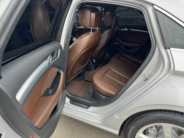Сірий Ауді А3, об'ємом двигуна 1.8 л та пробігом 250 тис. км за 13500 $, фото 15 на Automoto.ua