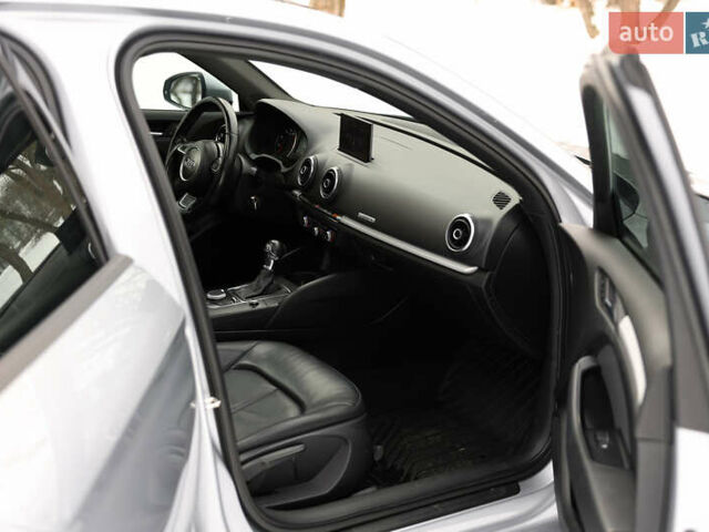 Сірий Ауді А3, об'ємом двигуна 2 л та пробігом 120 тис. км за 13300 $, фото 32 на Automoto.ua