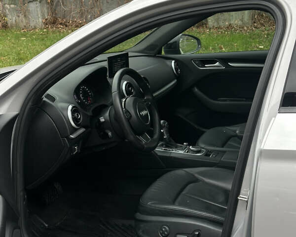 Сірий Ауді А3, об'ємом двигуна 1.8 л та пробігом 185 тис. км за 11555 $, фото 22 на Automoto.ua