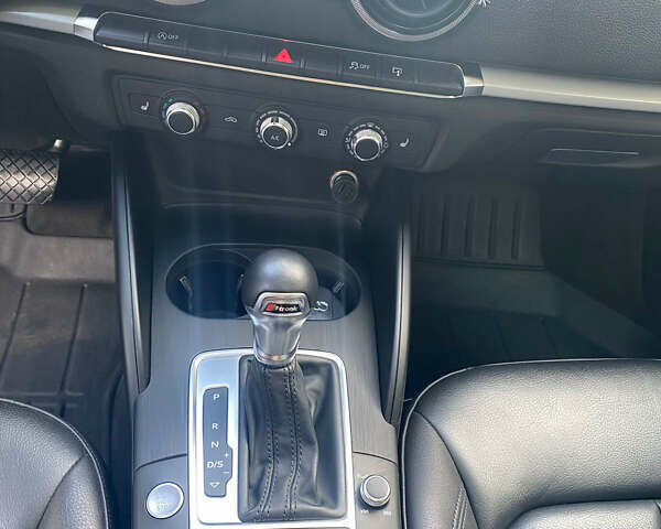 Ауді А3 2015 у Києві на Automoto.ua Сірий Ауді А3, об'ємом двигуна 1.6 л та пробігом 113 тис. км за 15700 $, фото 13 на Automoto.ua