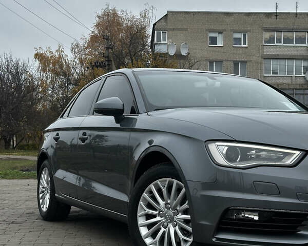 Серый Ауди А3, объемом двигателя 1.97 л и пробегом 81 тыс. км за 20000 $, фото 1 на Automoto.ua