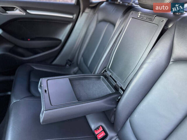 Сірий Ауді А3, об'ємом двигуна 1.8 л та пробігом 130 тис. км за 11990 $, фото 78 на Automoto.ua