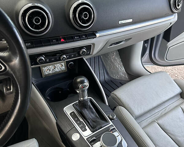 Сірий Ауді А3, об'ємом двигуна 2 л та пробігом 155 тис. км за 18300 $, фото 16 на Automoto.ua