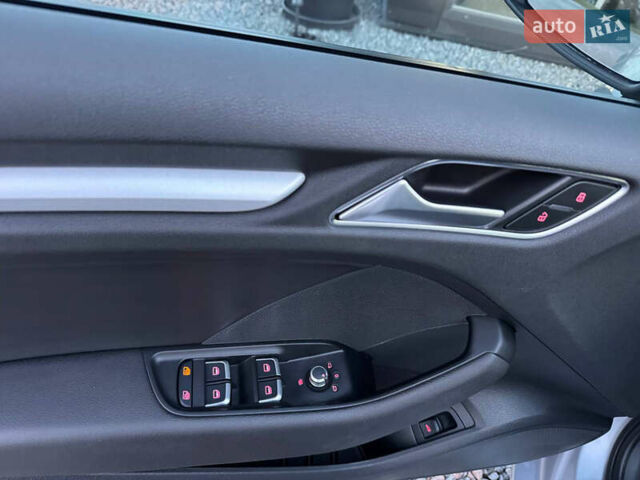 Сірий Ауді А3, об'ємом двигуна 1.8 л та пробігом 130 тис. км за 11990 $, фото 56 на Automoto.ua