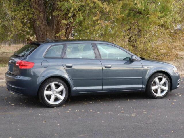 Сірий Ауді А3, об'ємом двигуна 2 л та пробігом 82 тис. км за 8900 $, фото 4 на Automoto.ua