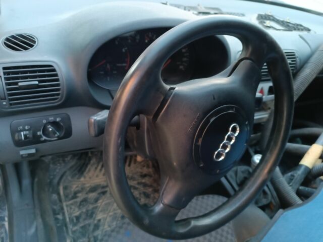 Ауди А3 1997 в Дрогобыче на Automoto.ua Синий Ауди А3, объемом двигателя 1.8 л и пробегом 1000 тыс. км за 1700 $, фото 4 на Automoto.ua