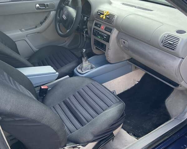 Синий Ауди А3, объемом двигателя 1.6 л и пробегом 305 тыс. км за 2850 $, фото 7 на Automoto.ua