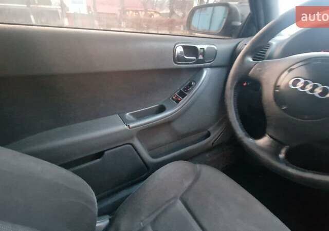 Синий Ауди А3, объемом двигателя 1.8 л и пробегом 350 тыс. км за 3000 $, фото 26 на Automoto.ua