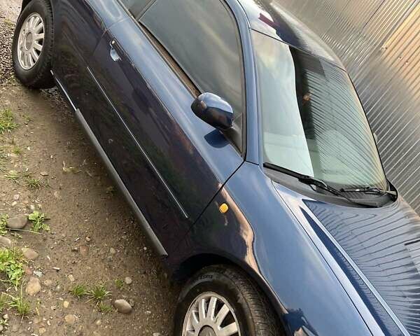 Синий Ауди А3, объемом двигателя 1.6 л и пробегом 305 тыс. км за 2850 $, фото 1 на Automoto.ua