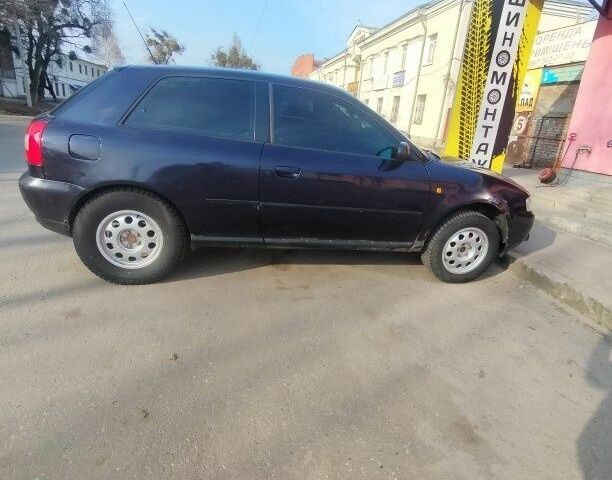 Синій Ауді А3, об'ємом двигуна 1.6 л та пробігом 250 тис. км за 2315 $, фото 9 на Automoto.ua