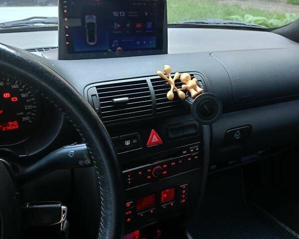 Синий Ауди А3, объемом двигателя 1.6 л и пробегом 270 тыс. км за 4250 $, фото 3 на Automoto.ua