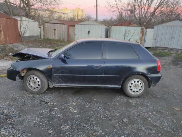 Синій Ауді А3, об'ємом двигуна 1.6 л та пробігом 250 тис. км за 2315 $, фото 7 на Automoto.ua