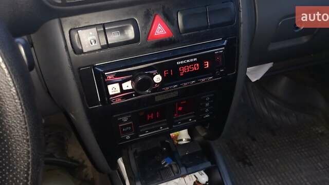 Синій Ауді А3, об'ємом двигуна 1.6 л та пробігом 266 тис. км за 3800 $, фото 4 на Automoto.ua