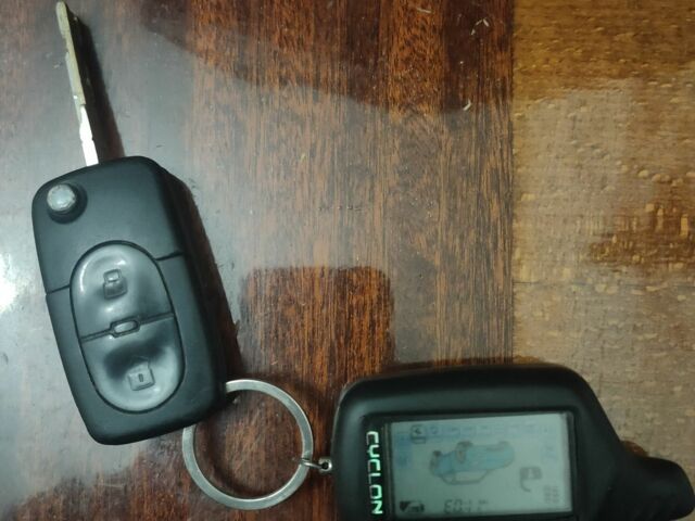 Синій Ауді А3, об'ємом двигуна 1.6 л та пробігом 250 тис. км за 2315 $, фото 8 на Automoto.ua