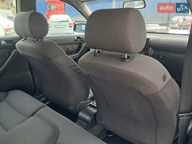 Синій Ауді А3, об'ємом двигуна 1.6 л та пробігом 345 тис. км за 3850 $, фото 45 на Automoto.ua