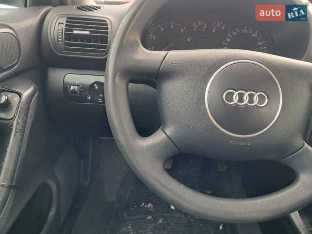 Синій Ауді А3, об'ємом двигуна 1.6 л та пробігом 345 тис. км за 3850 $, фото 56 на Automoto.ua