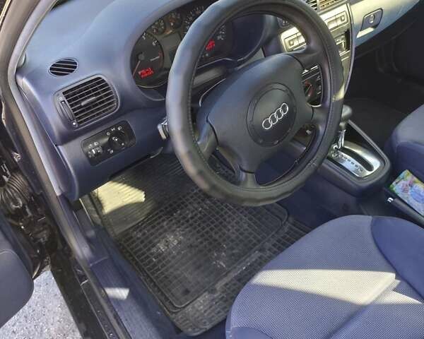 Синий Ауди А3, объемом двигателя 1.6 л и пробегом 265 тыс. км за 4000 $, фото 7 на Automoto.ua