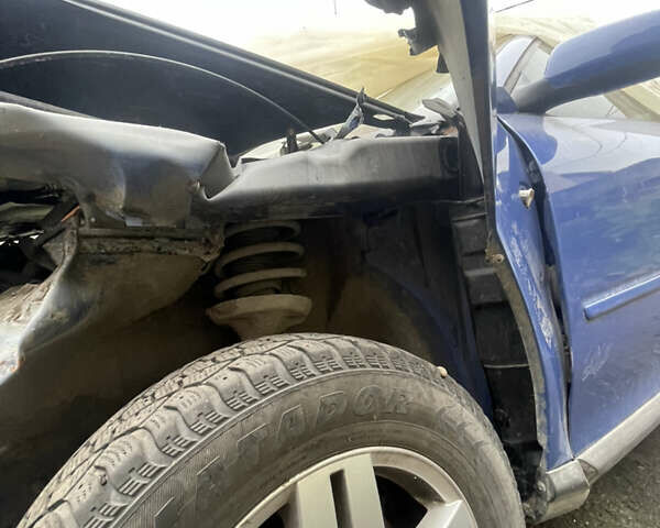 Синий Ауди А3, объемом двигателя 1.6 л и пробегом 273 тыс. км за 700 $, фото 4 на Automoto.ua
