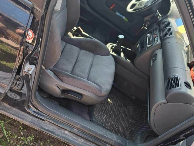 Синий Ауди А3, объемом двигателя 1.6 л и пробегом 220 тыс. км за 1700 $, фото 10 на Automoto.ua