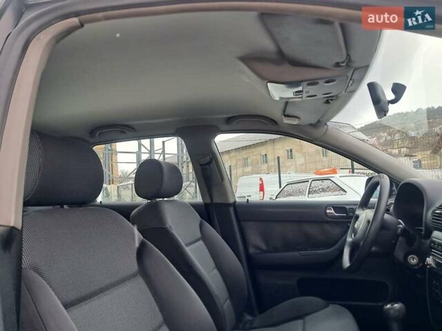 Синій Ауді А3, об'ємом двигуна 1.6 л та пробігом 345 тис. км за 3850 $, фото 49 на Automoto.ua