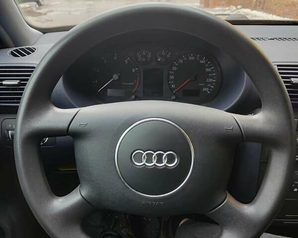 Синий Ауди А3, объемом двигателя 1.8 л и пробегом 156 тыс. км за 5500 $, фото 12 на Automoto.ua