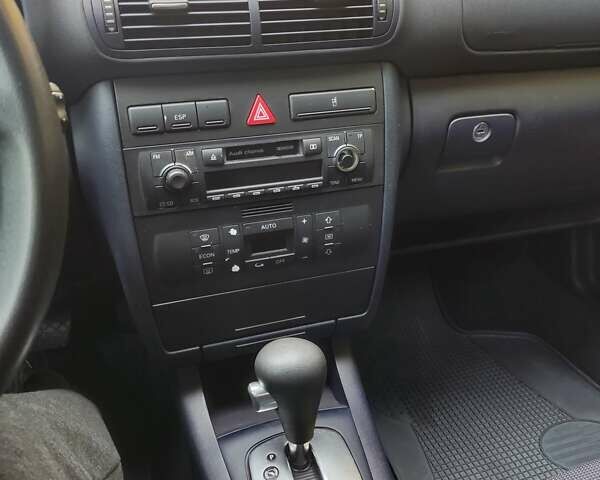 Синий Ауди А3, объемом двигателя 1.8 л и пробегом 156 тыс. км за 5500 $, фото 10 на Automoto.ua