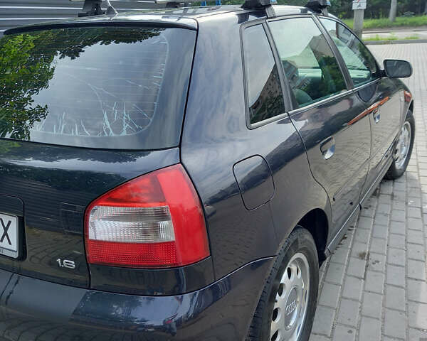 Синий Ауди А3, объемом двигателя 1.6 л и пробегом 237 тыс. км за 3900 $, фото 2 на Automoto.ua