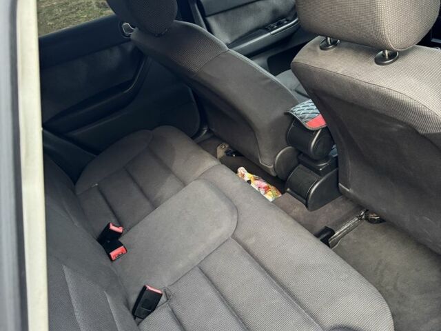 Синий Ауди А3, объемом двигателя 1.6 л и пробегом 334 тыс. км за 4300 $, фото 4 на Automoto.ua