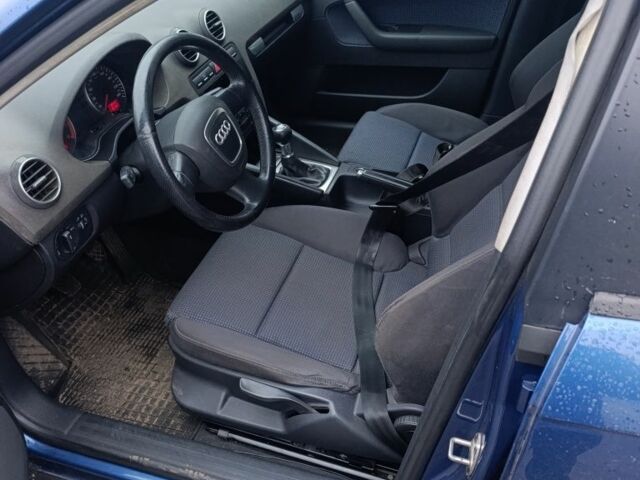 Синий Ауди А3, объемом двигателя 1.6 л и пробегом 240 тыс. км за 6500 $, фото 4 на Automoto.ua