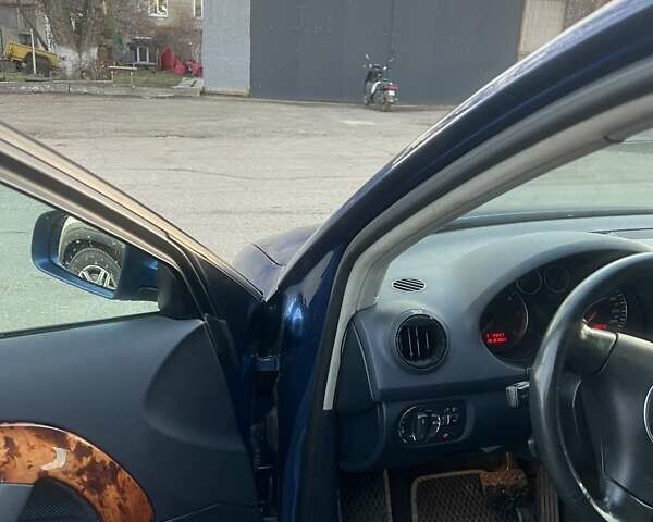 Синий Ауди А3, объемом двигателя 2 л и пробегом 233 тыс. км за 5700 $, фото 4 на Automoto.ua