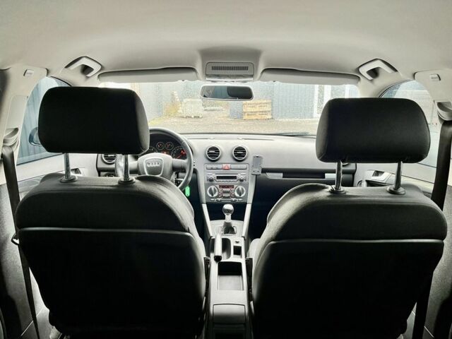 Синий Ауди А3, объемом двигателя 1.6 л и пробегом 248 тыс. км за 6150 $, фото 5 на Automoto.ua