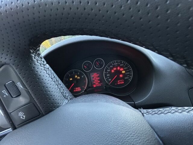 Синий Ауди А3, объемом двигателя 1.6 л и пробегом 204 тыс. км за 6500 $, фото 4 на Automoto.ua