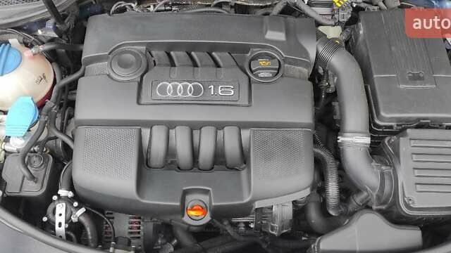 Синий Ауди А3, объемом двигателя 1.6 л и пробегом 168 тыс. км за 7000 $, фото 9 на Automoto.ua