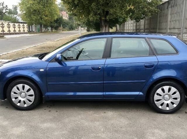Синий Ауди А3, объемом двигателя 1.5 л и пробегом 230 тыс. км за 7000 $, фото 3 на Automoto.ua